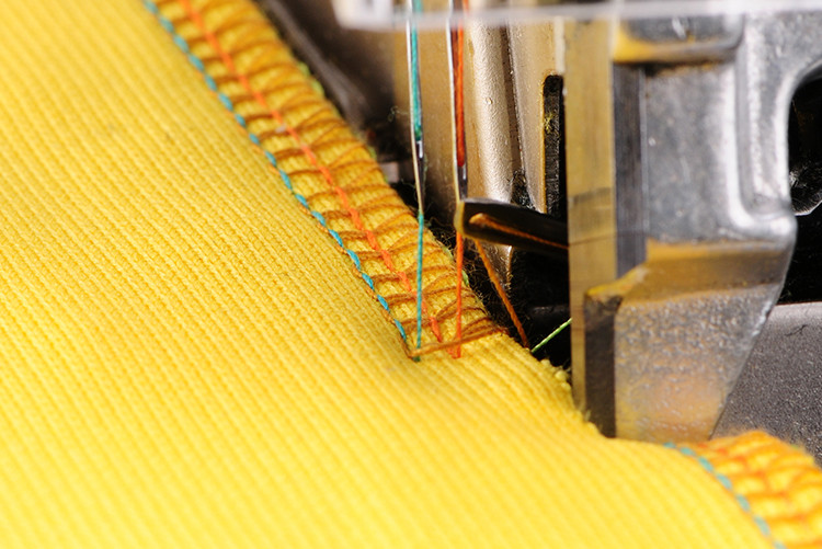 Nähmaschinen - Industrienähmaschinen - Kettelnähmaschine - Overlock-Nähmaschine